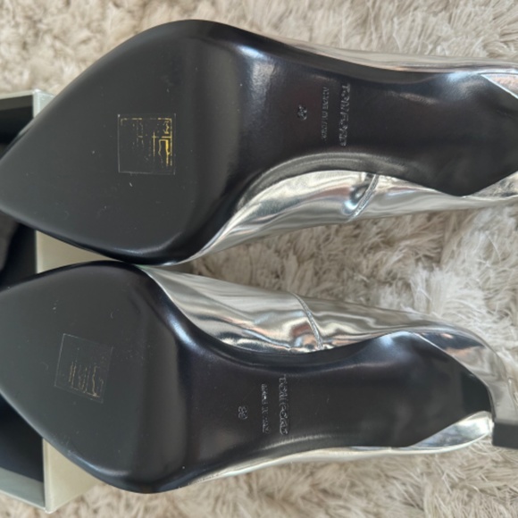 Brand New Tom Ford silver leather pointy stilettos - Picture 5 of 9